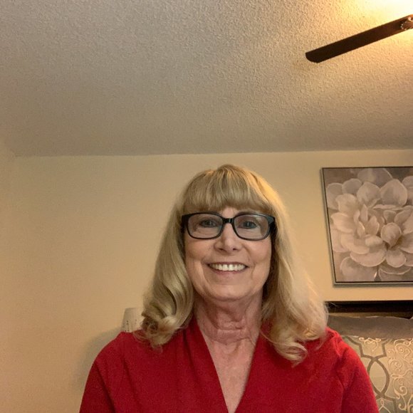 Meet your Posher, Janet - Picture 3 of 8